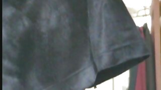 Polusestra snima selfije svojih ogromnih sisa video (Angela White) - 2022-02-19 09:32:03